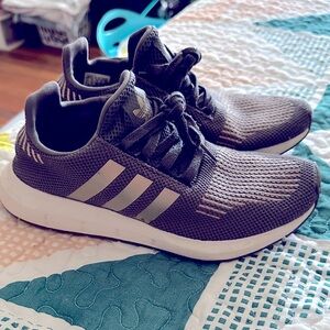 Adidas swift Grey and gold  Sneakers